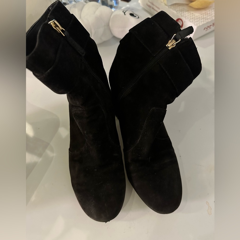 NINE WEST Quilby Women's 7.5 M Black Suede Bootie Low Mid Heel Zipper Buckle